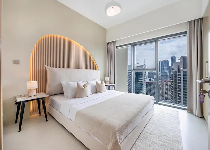 Luxurious 2Br Apt In Downtown Pool And Gym Access