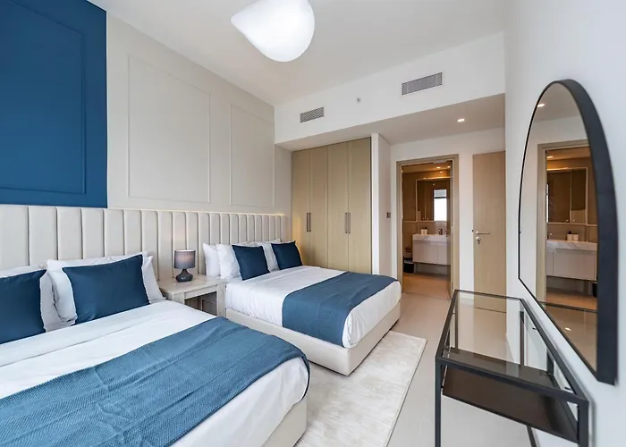 Luxurious 2Br Apt In Downtown Pool And Gym Access
