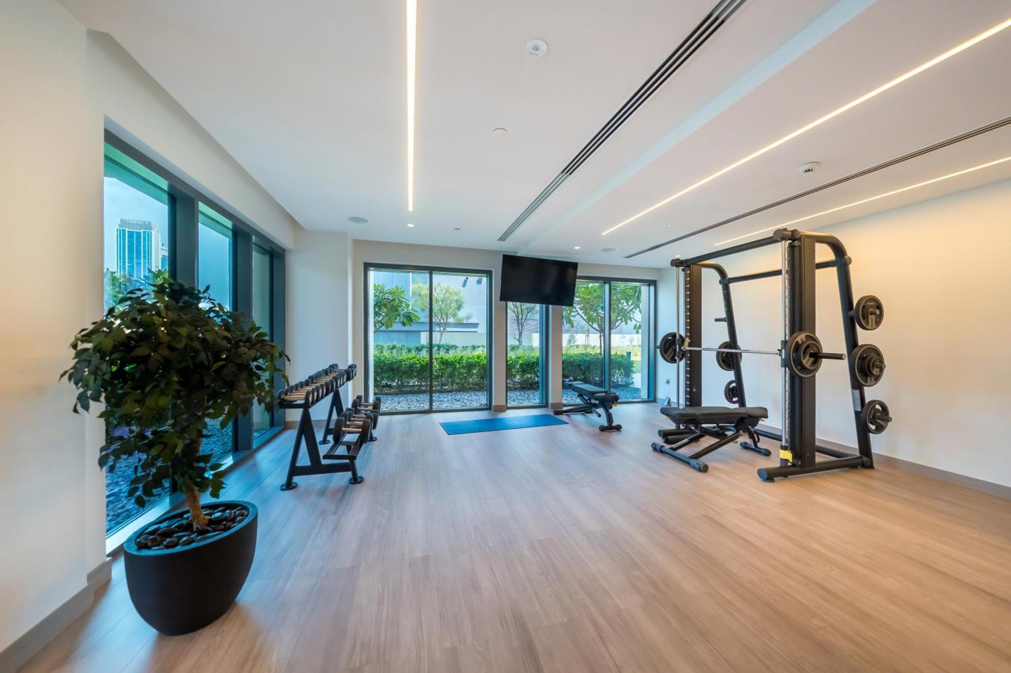 Apartment Luxurious 2br In Downtown Pool And Gym Access Dubai