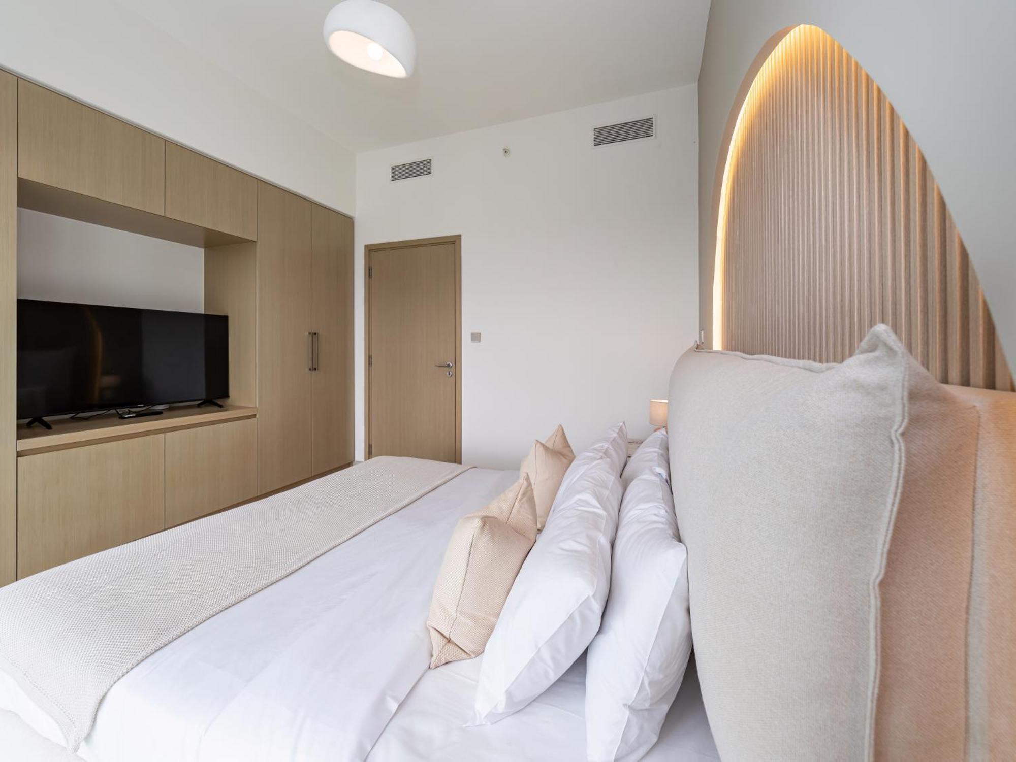 Apartment Luxurious 2br In Downtown Pool And Gym Access
