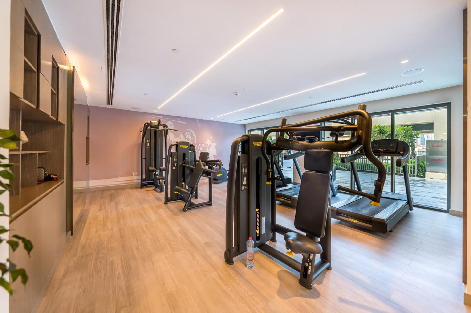 Luxurious 2br In Downtown Pool And Gym Access *