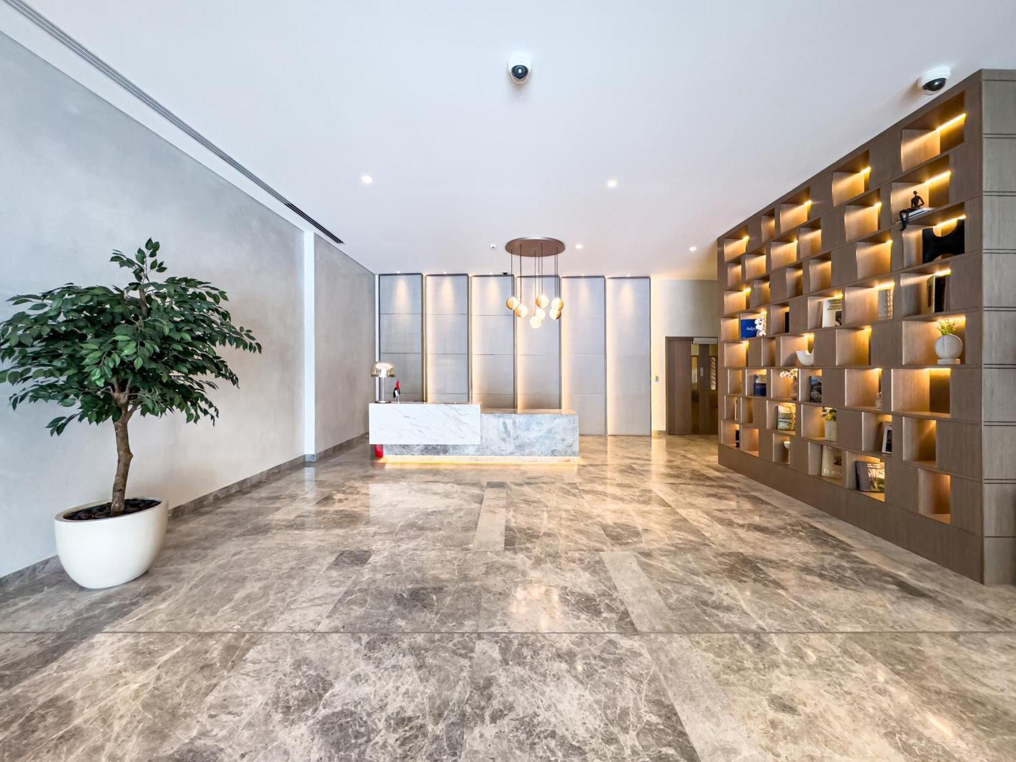Luxurious 2br In Downtown Pool And Gym Access * Dubai