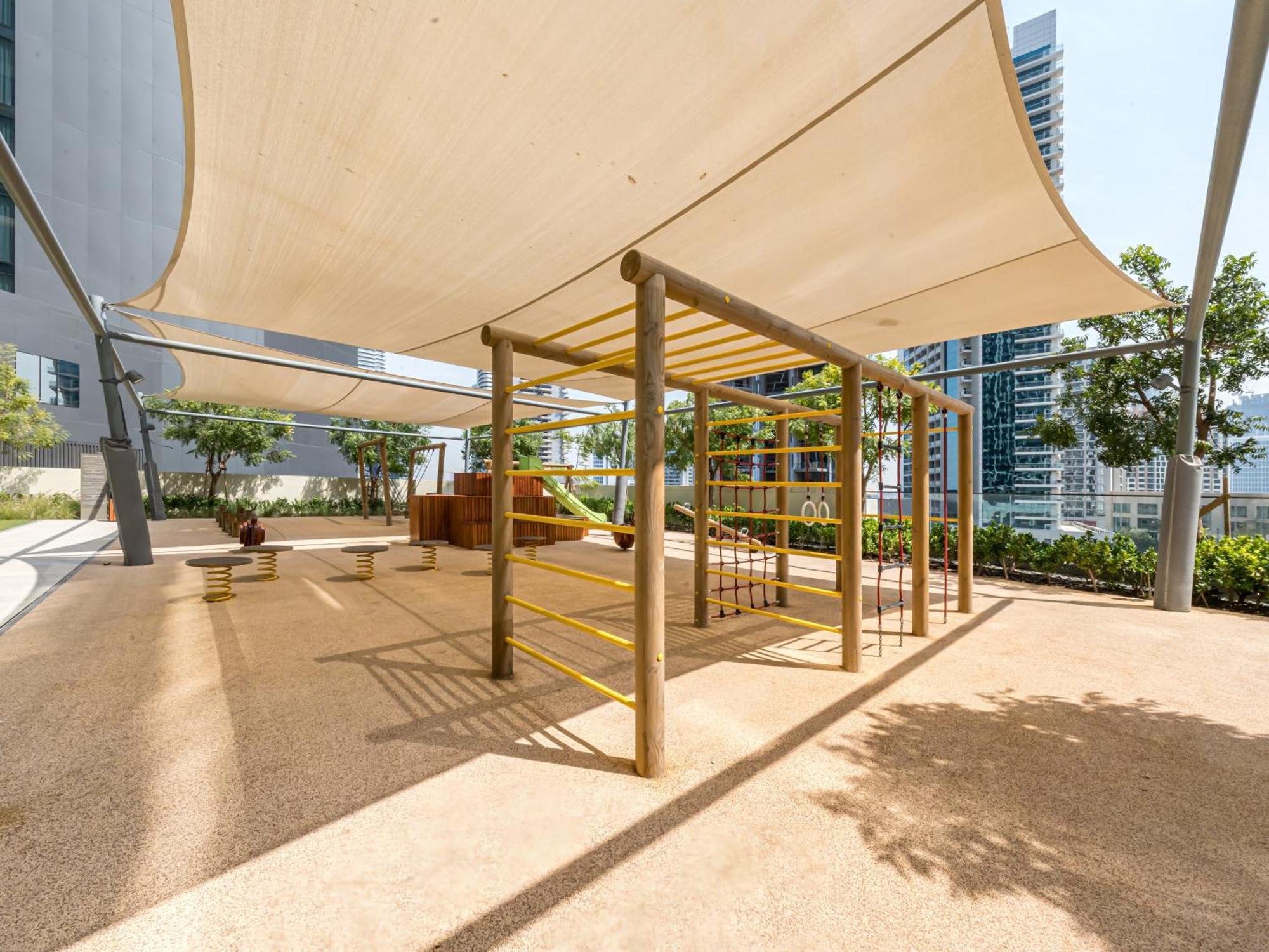 Luxurious 2br In Downtown Pool And Gym Access Apartment