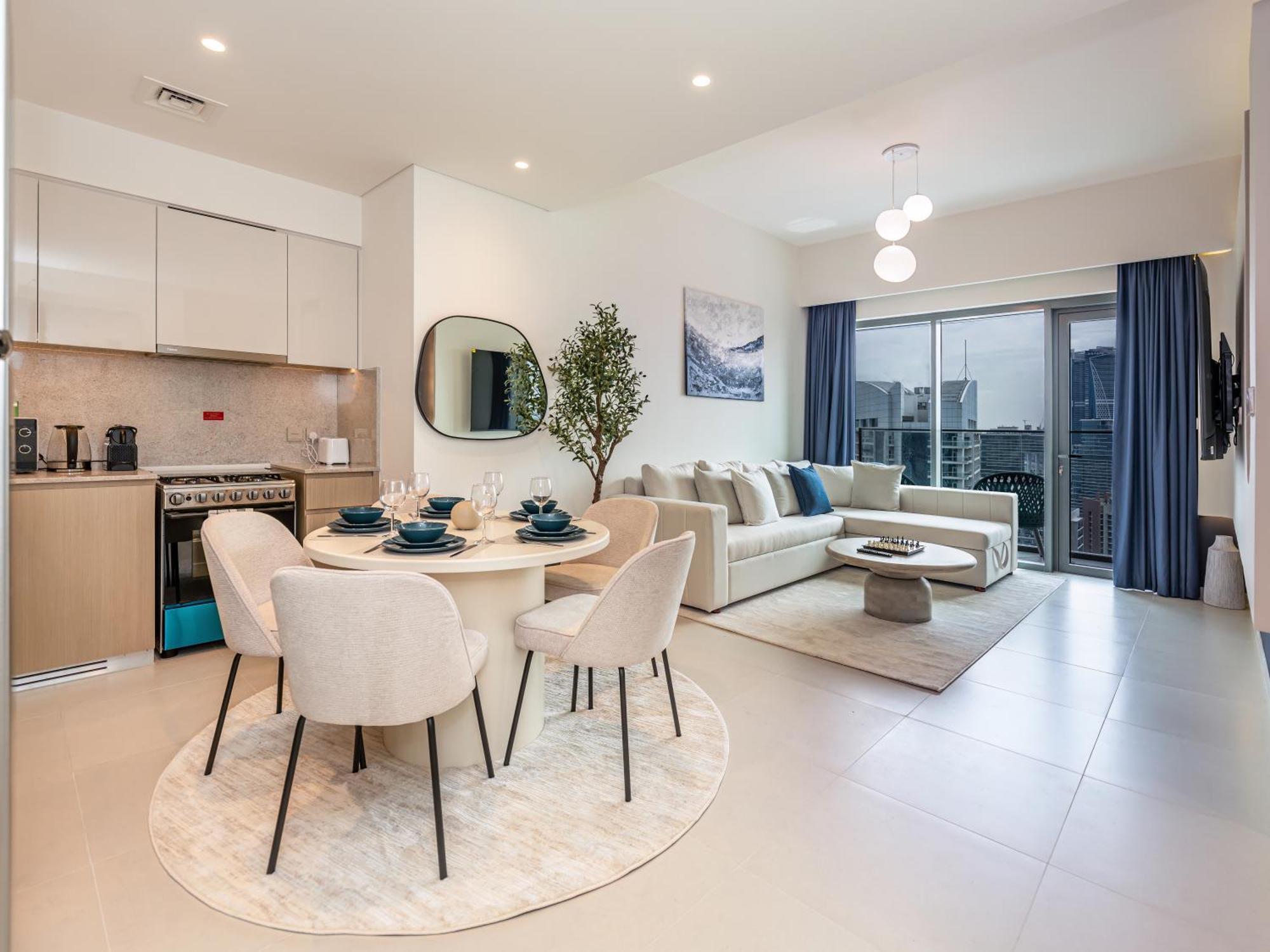 Апартаменты Luxurious 2br In Downtown Pool And Gym Access