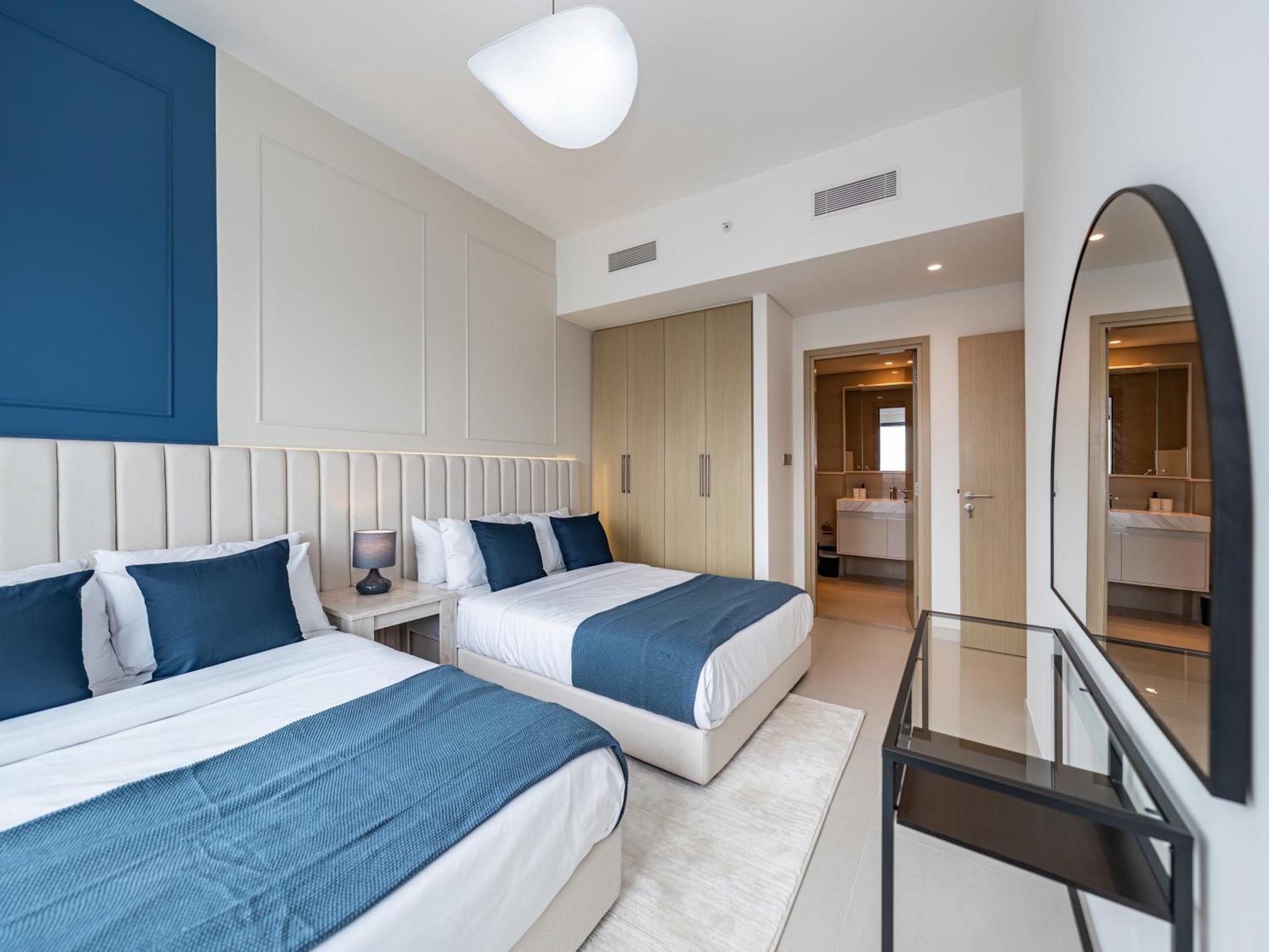 Luxurious 2br In Downtown Pool And Gym Access * Дубай